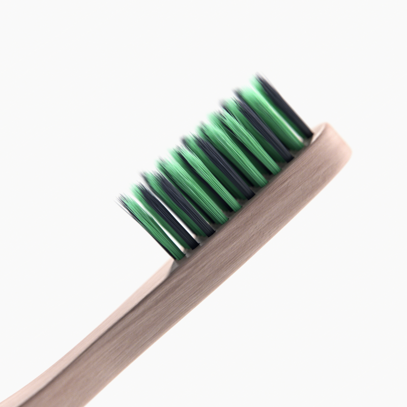 Bamboo Toothbrush With Charcoal Infused Bristles Minkštas bambukinis dantų šepetėlis, 1vnt