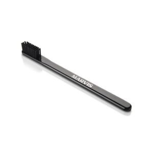 Black Medium Toothbrush Dantų šepetėlis (vidutinio kietumo) 1vnt.